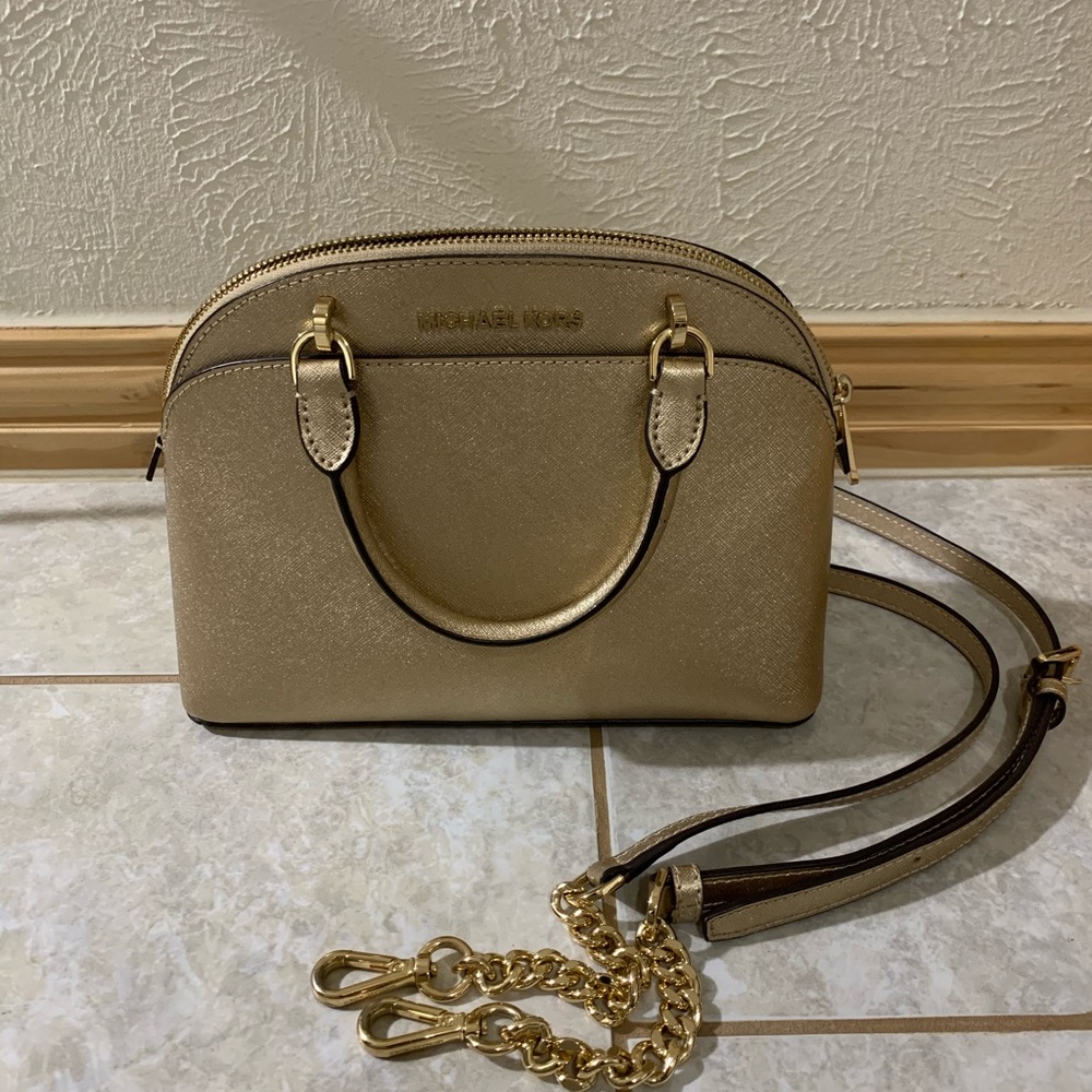 Micheal kors small crossbody